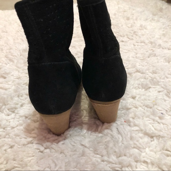 Enzo‎ Angiolini Gettup Laser Cut Black Leather Suede Ankle Heel Boots 7 - Picture 4 of 10